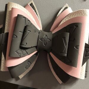 REVAMPED Layered Grey bow ( your choice of keyring or Stanley cup option)